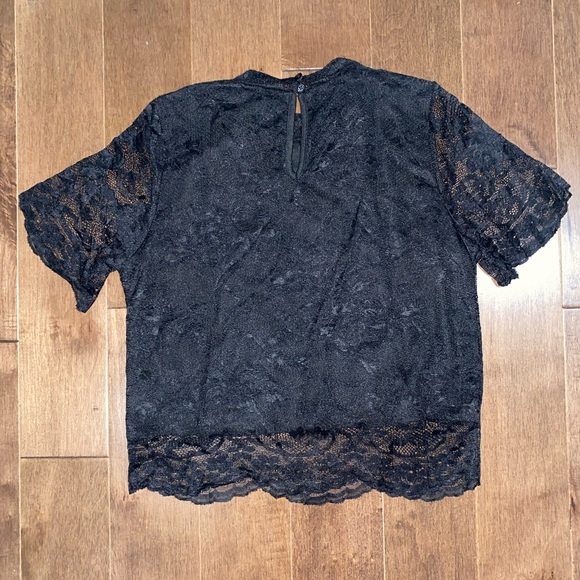 Black Lace Crop Top - Picture 2 of 3